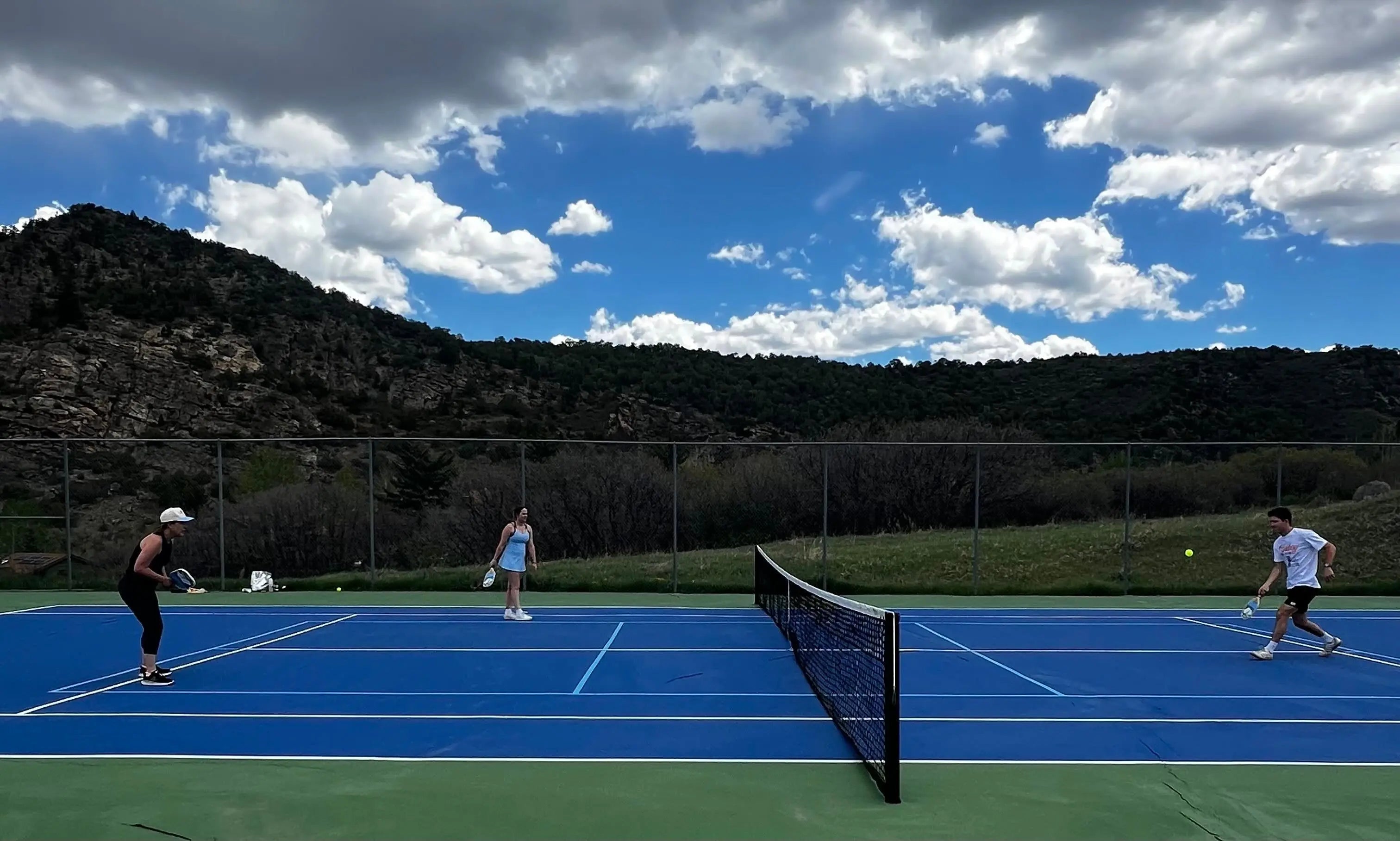 How to Keep Score in Pickleball (Without Losing Your Mind)